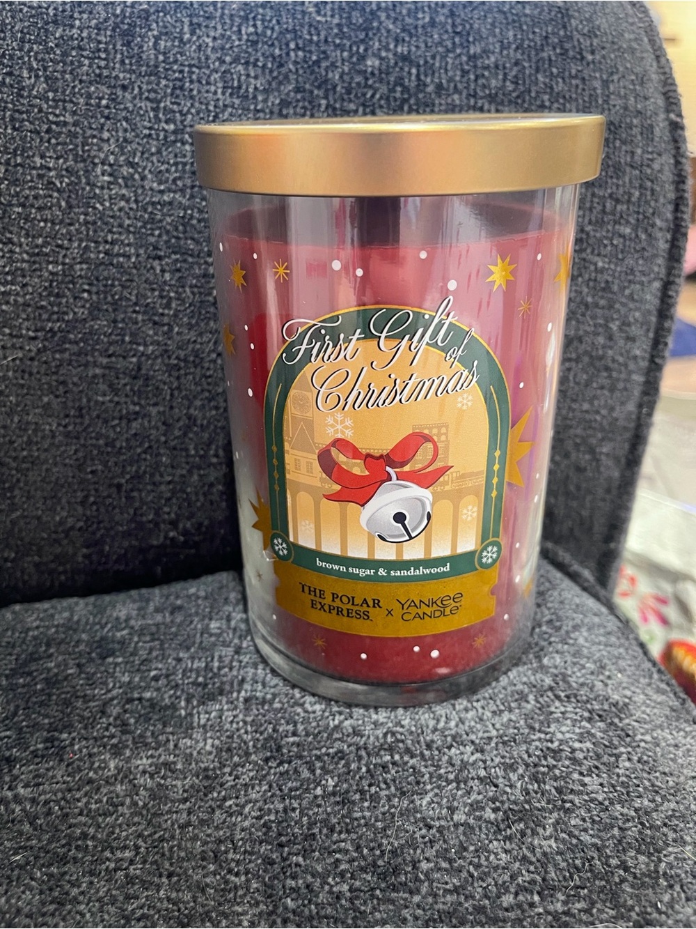 Yankee Candle the first gift of Christmas candle
